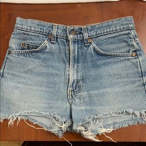 Vintage Levi’s cut off jean shorts